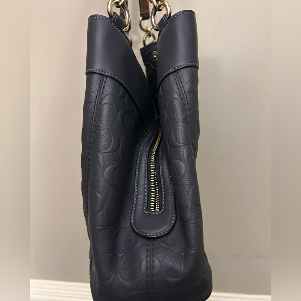 Coach Embossed Lexy shoulder Bag in beautiful black leather - Picture 4 of 17